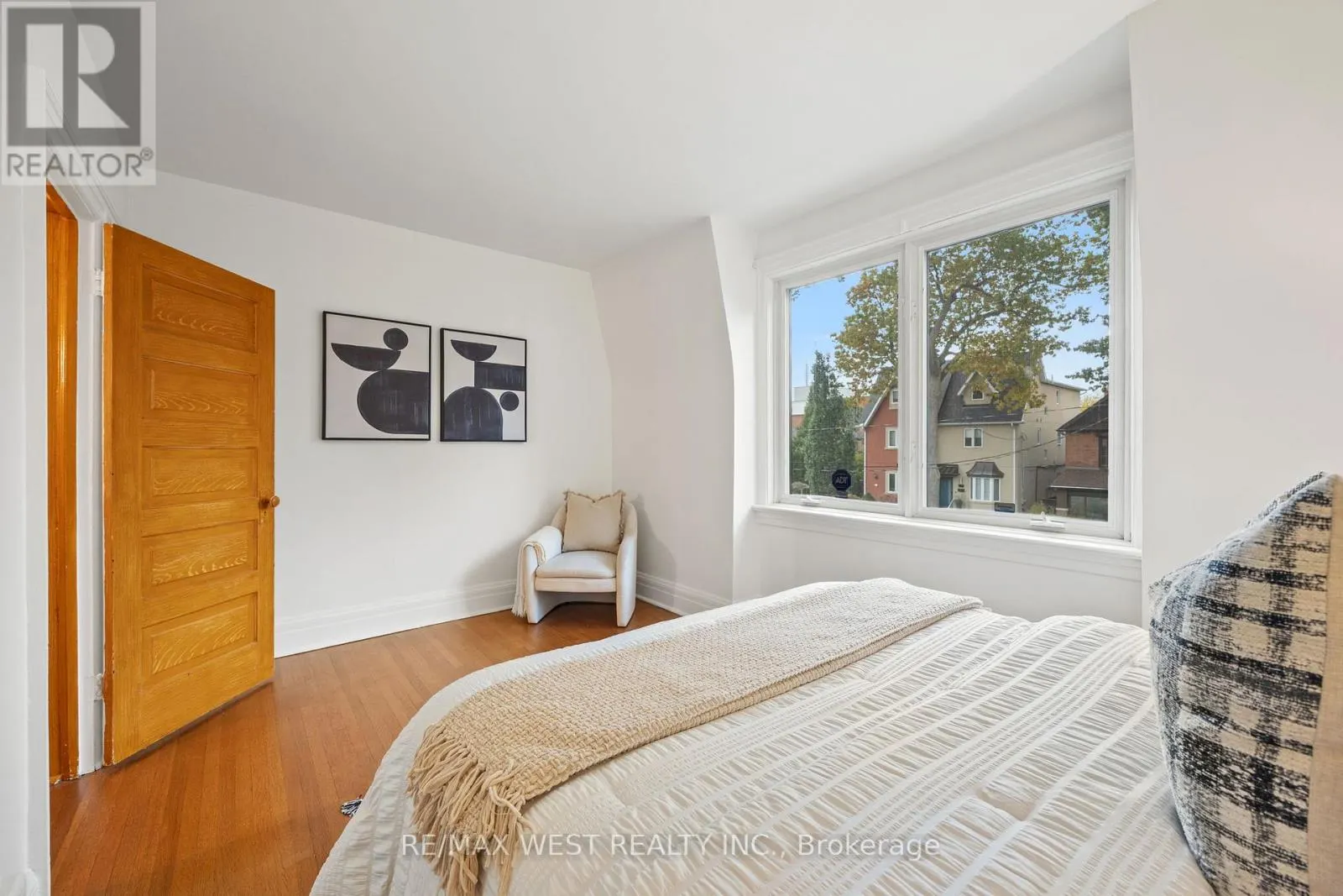 636 BERESFORD AVENUE