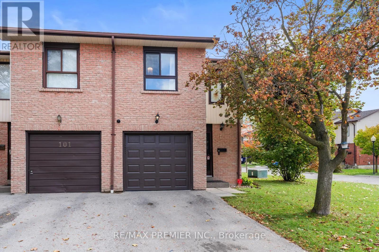 102 DAWSON CRESCENT