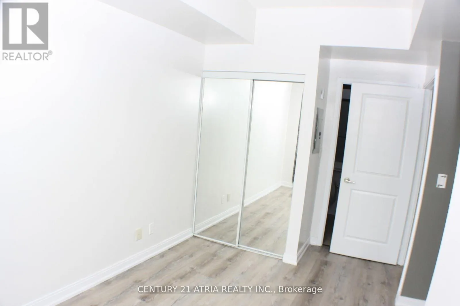 3010 - 80 ABSOLUTE AVENUE