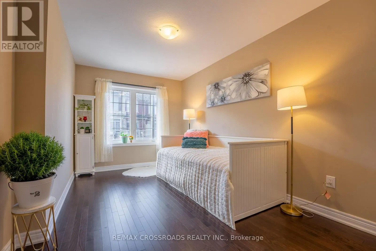 3333 MOCKINGBIRD COMMON E