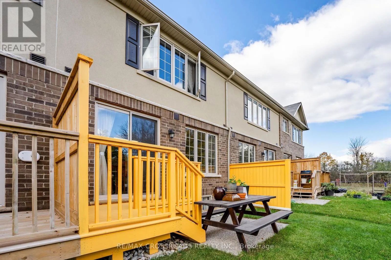 3333 MOCKINGBIRD COMMON E