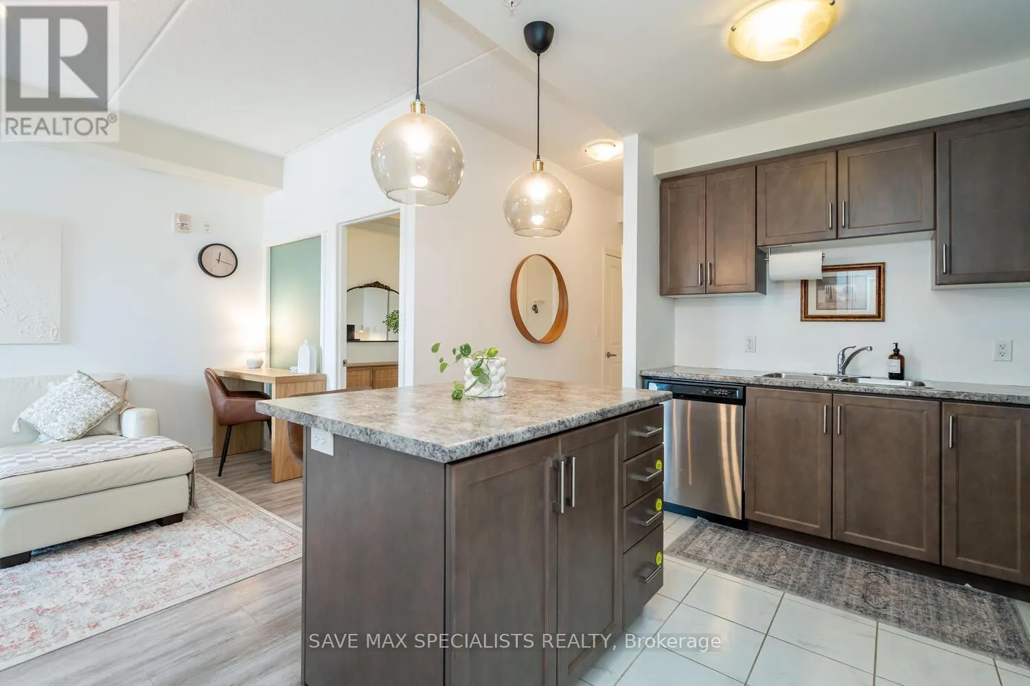 422 - 640 SAUVE STREET