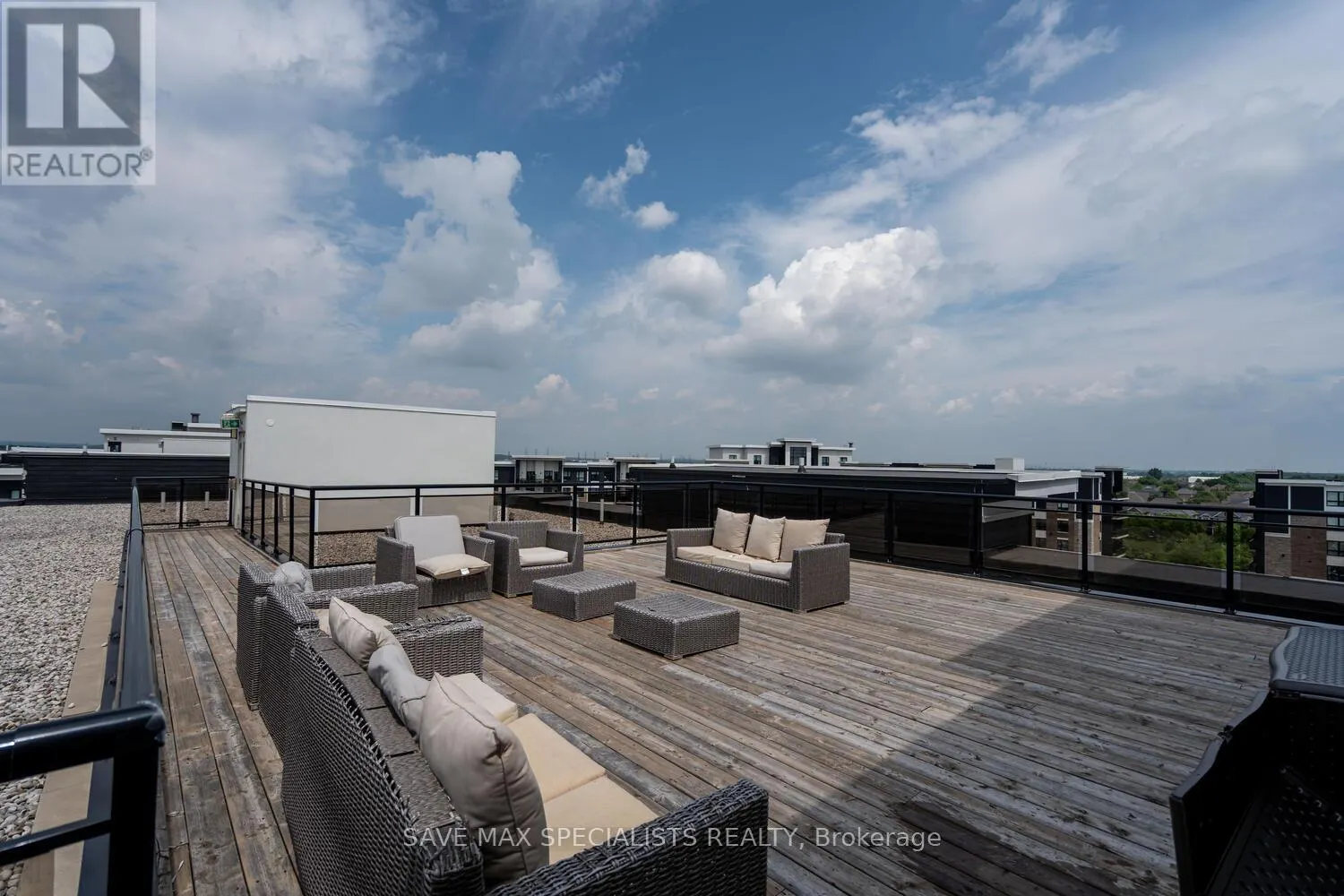 422 - 640 SAUVE STREET