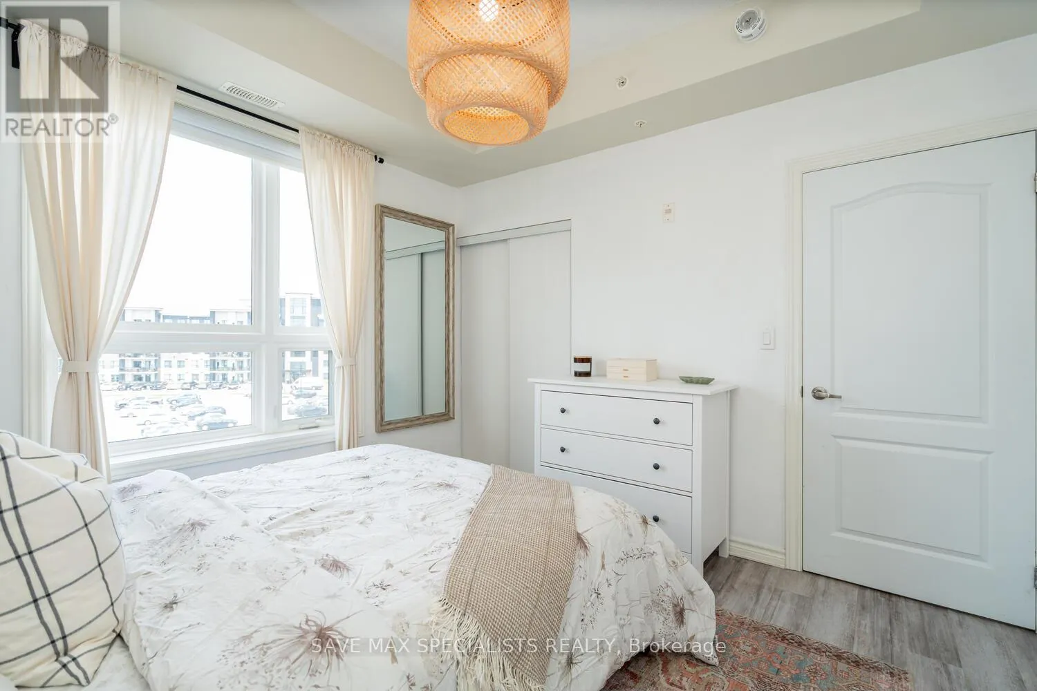 422 - 640 SAUVE STREET