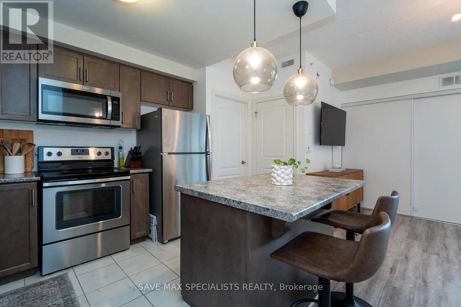 422 - 640 SAUVE STREET