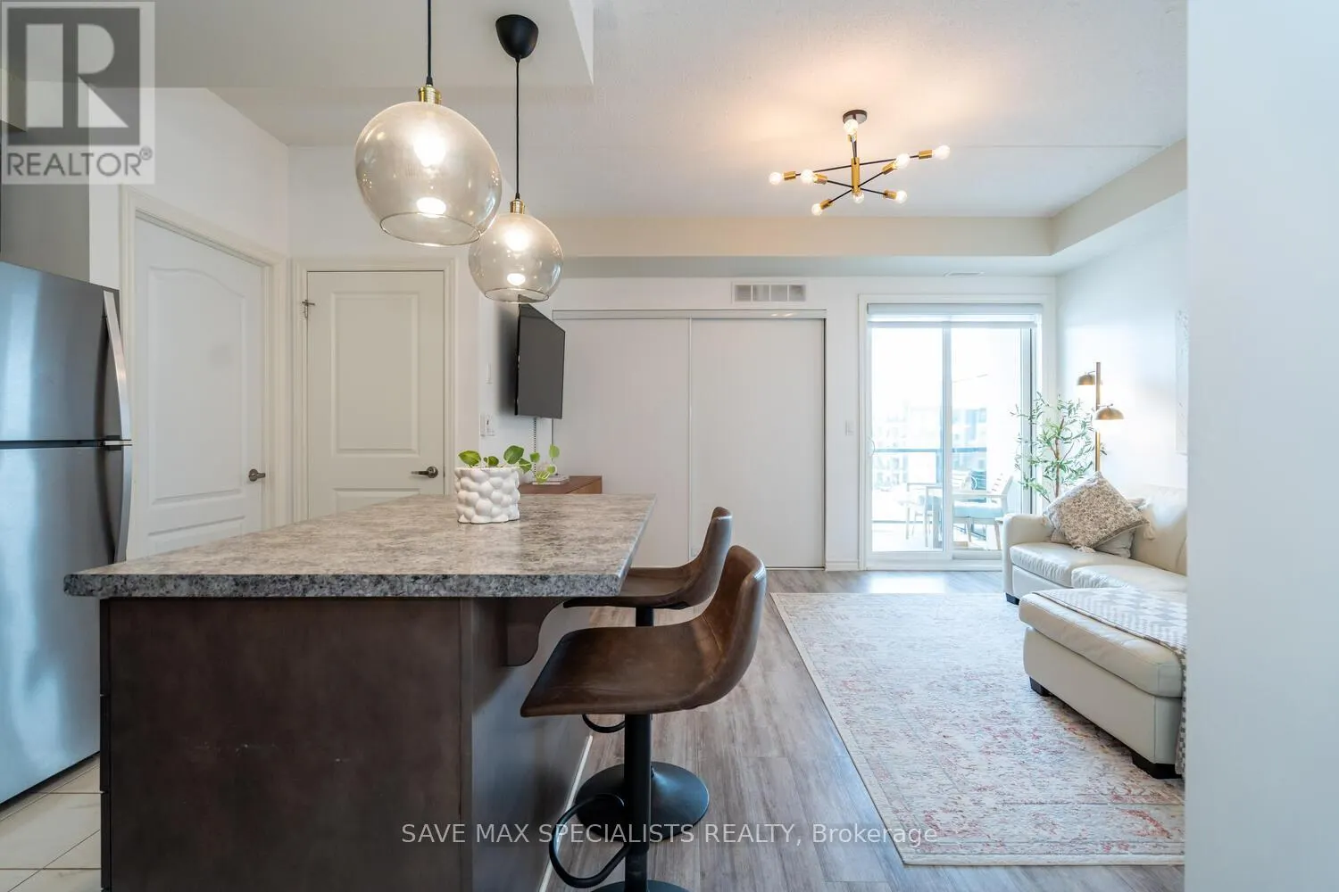 422 - 640 SAUVE STREET