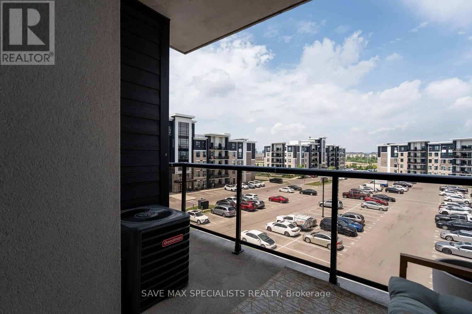 422 - 640 SAUVE STREET