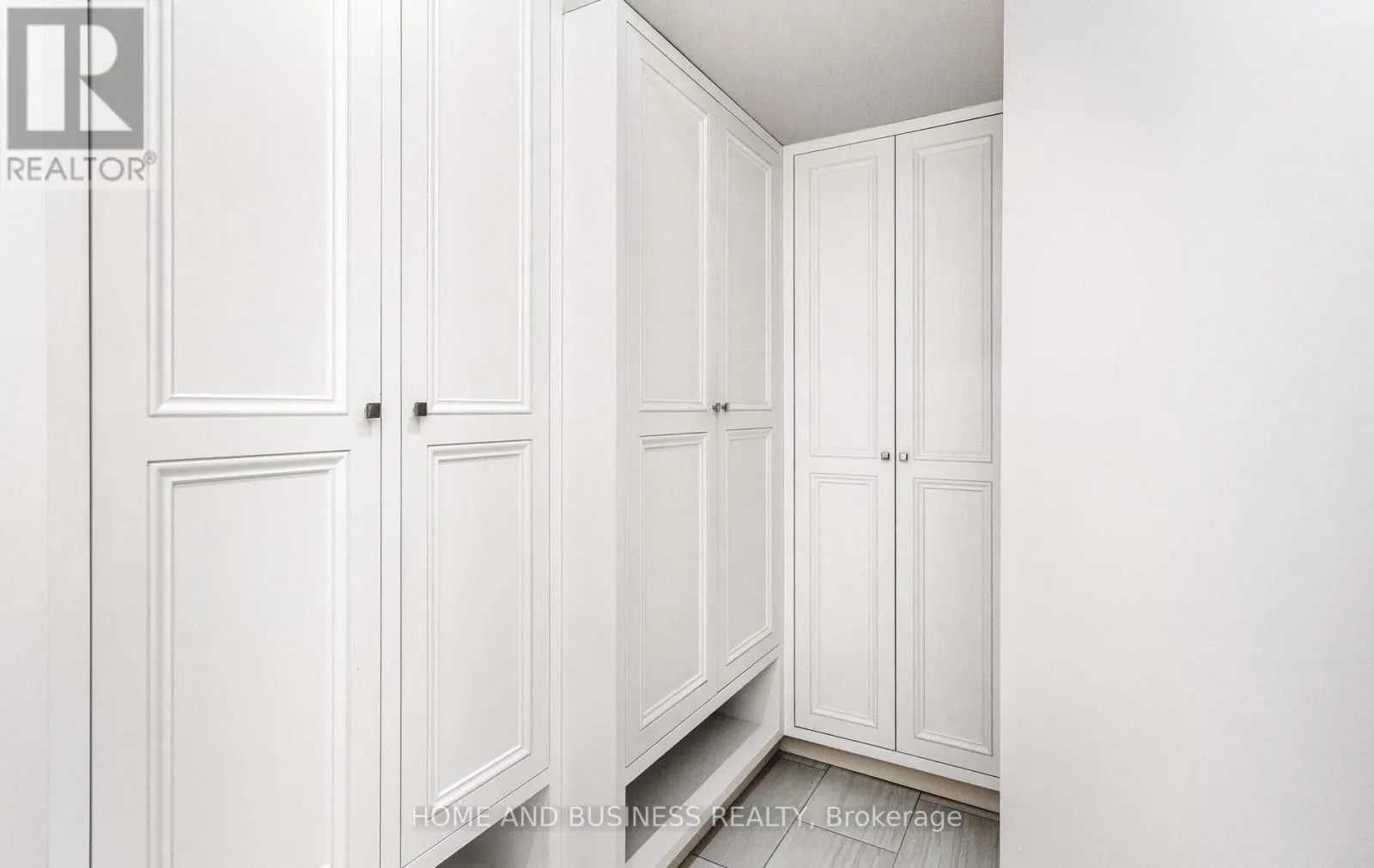 2192 OAKMEAD BOULEVARD