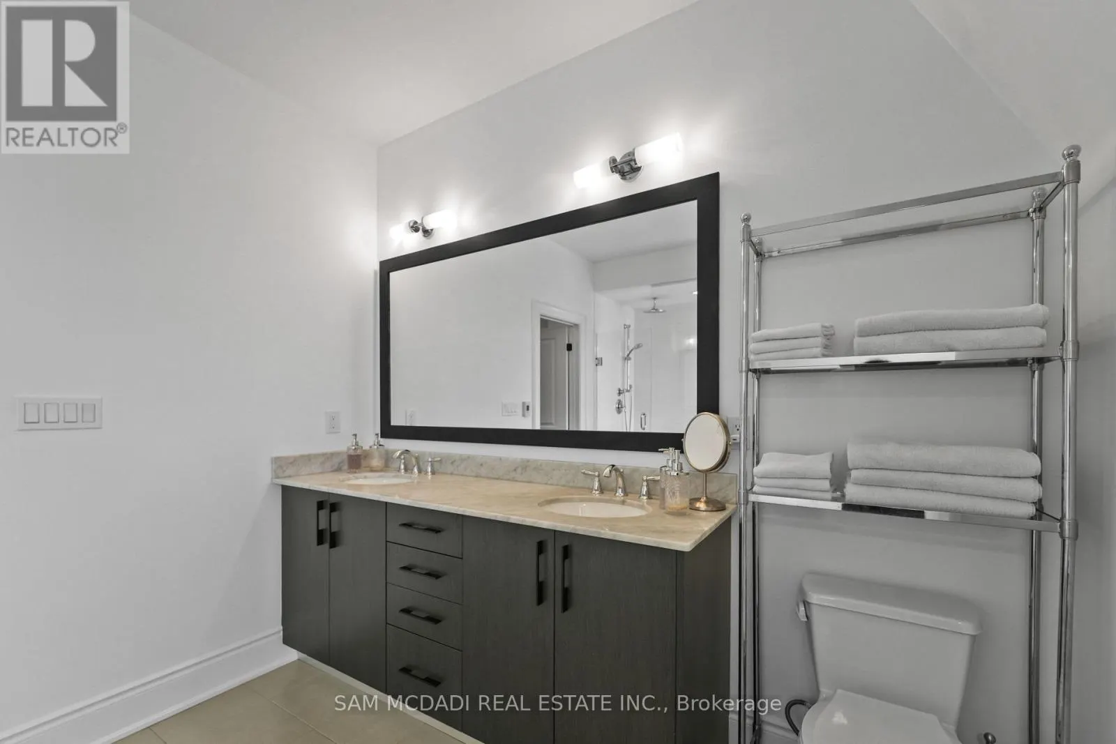 2 - 2160 TRAFALGAR ROAD