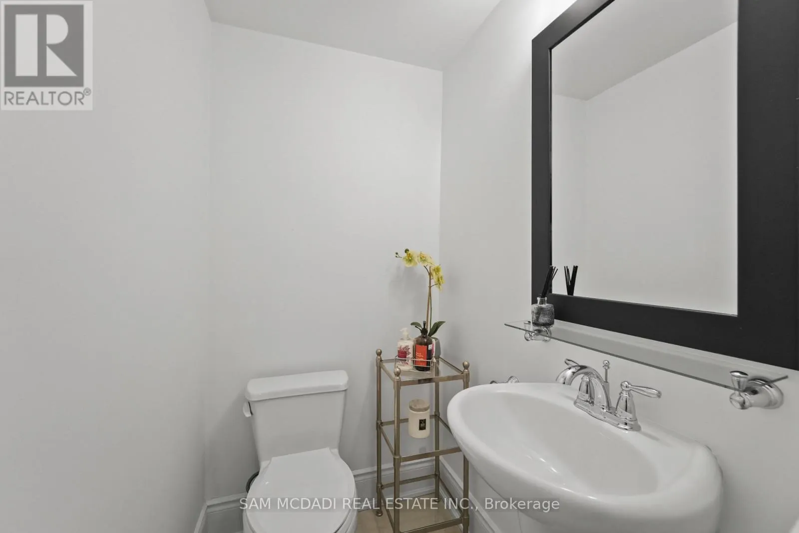 2 - 2160 TRAFALGAR ROAD