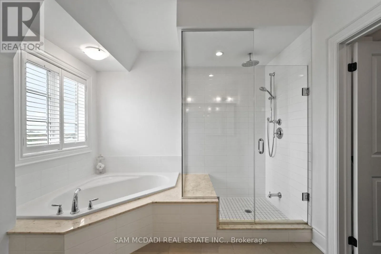 2 - 2160 TRAFALGAR ROAD