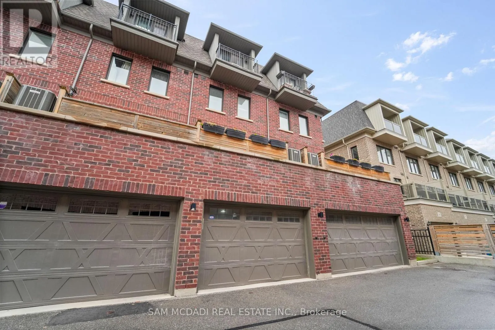 2 - 2160 TRAFALGAR ROAD