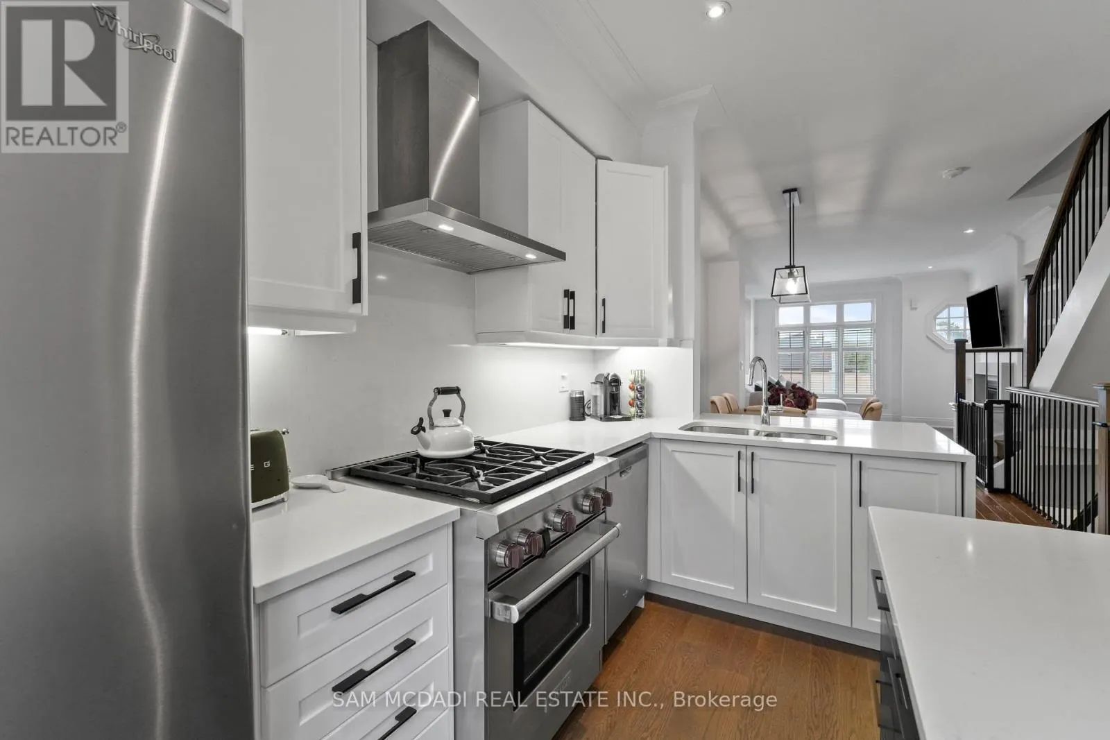 2 - 2160 TRAFALGAR ROAD