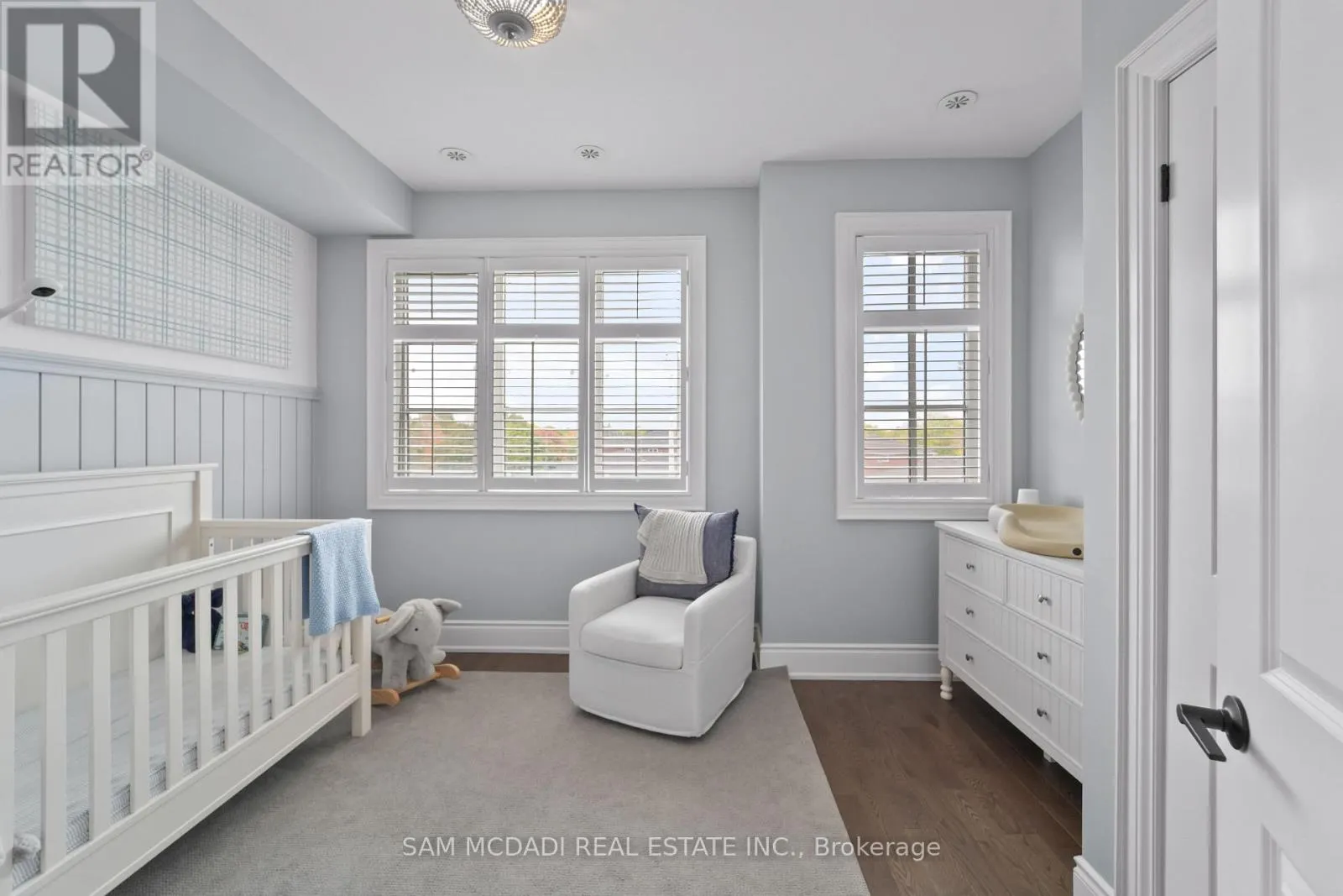 2 - 2160 TRAFALGAR ROAD