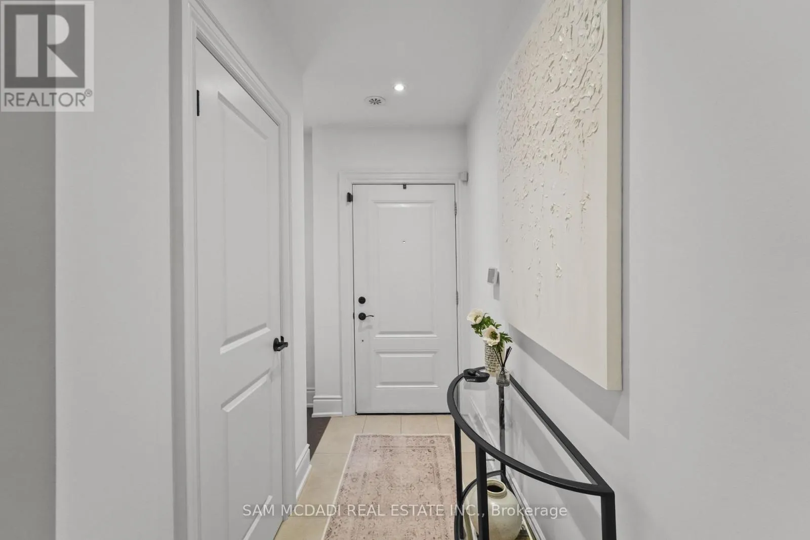 2 - 2160 TRAFALGAR ROAD