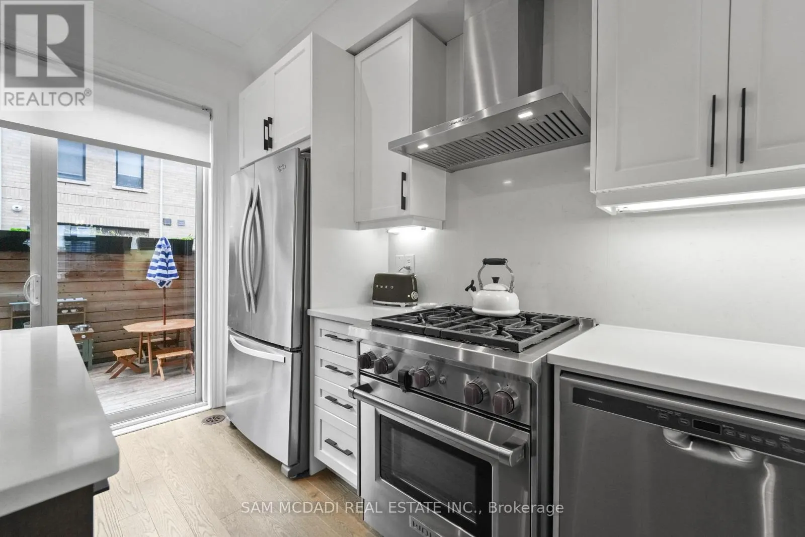 2 - 2160 TRAFALGAR ROAD