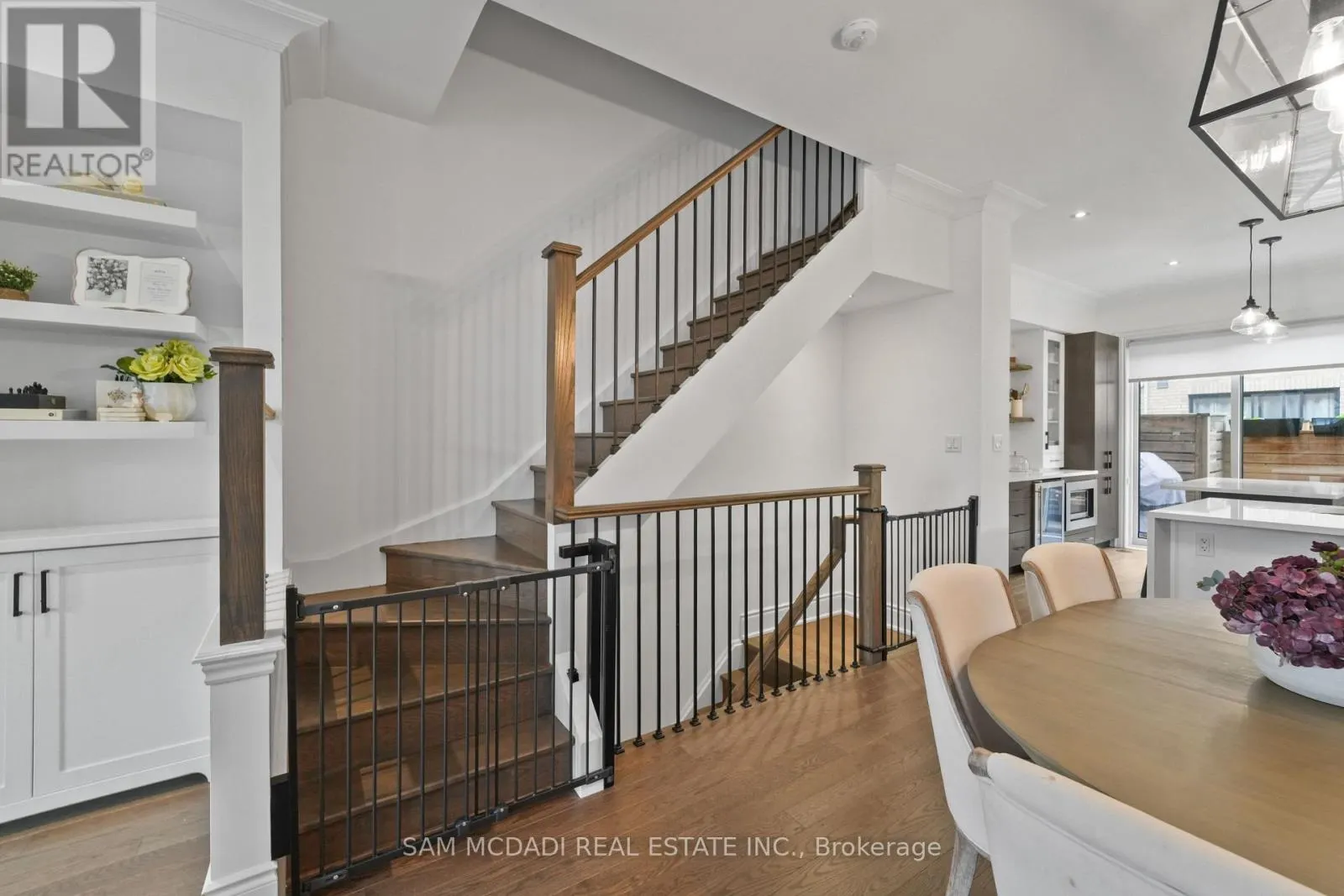 2 - 2160 TRAFALGAR ROAD