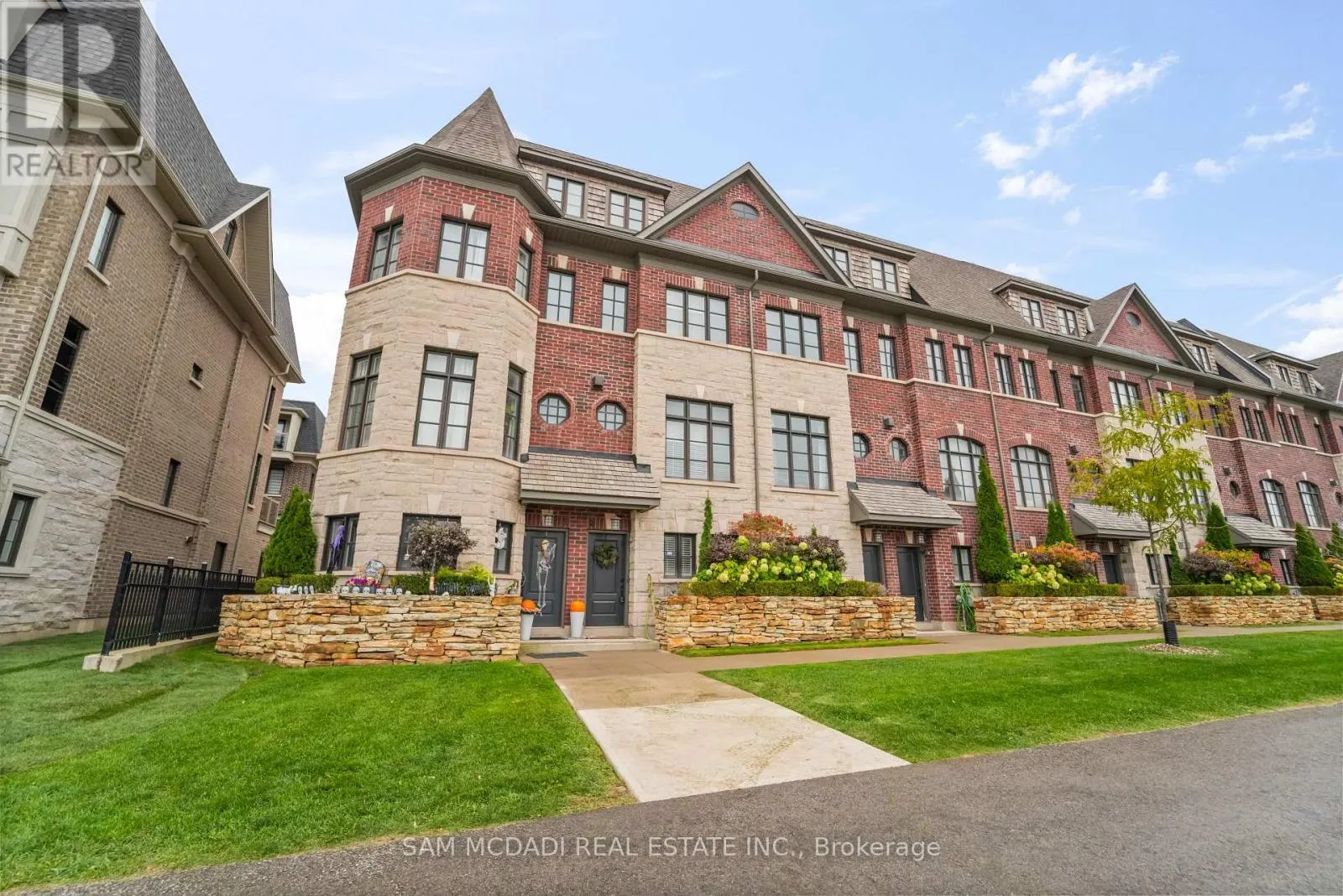 2 - 2160 TRAFALGAR ROAD