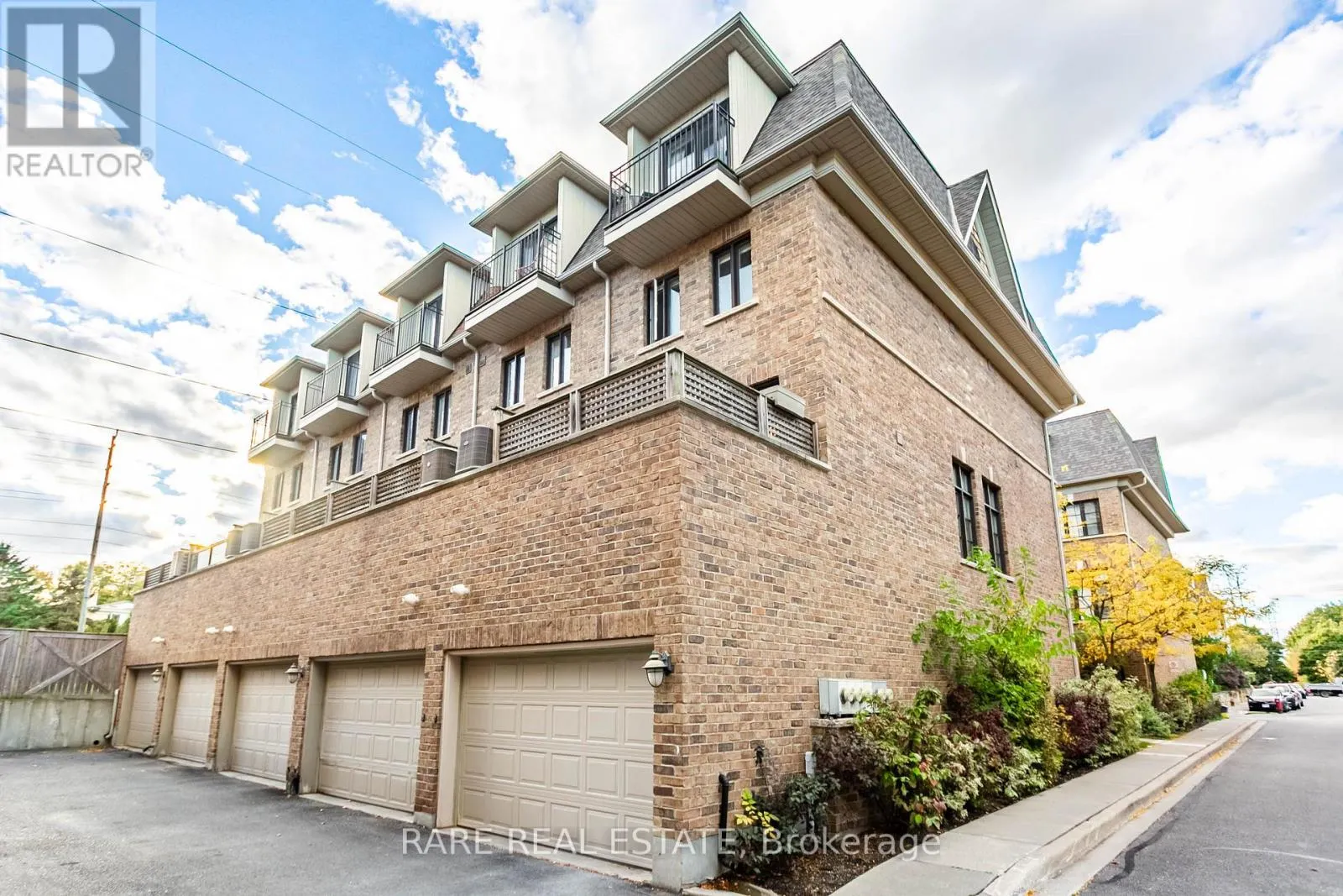 114 - 1812 BURNHAMTHORPE ROAD E