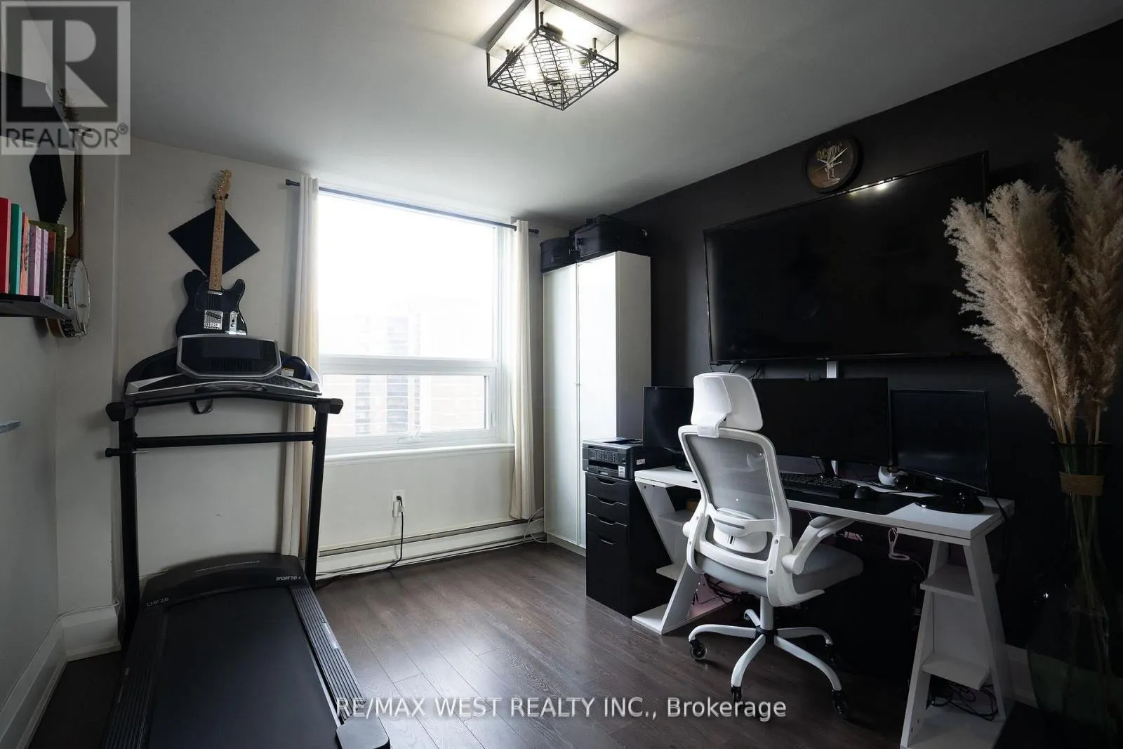 1603 - 61 RICHVIEW ROAD