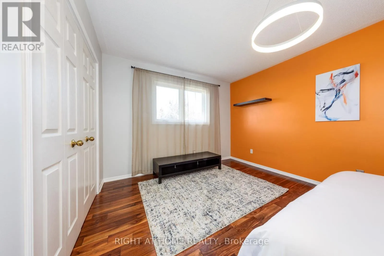 223 RIVER OAKS BOULEVARD W