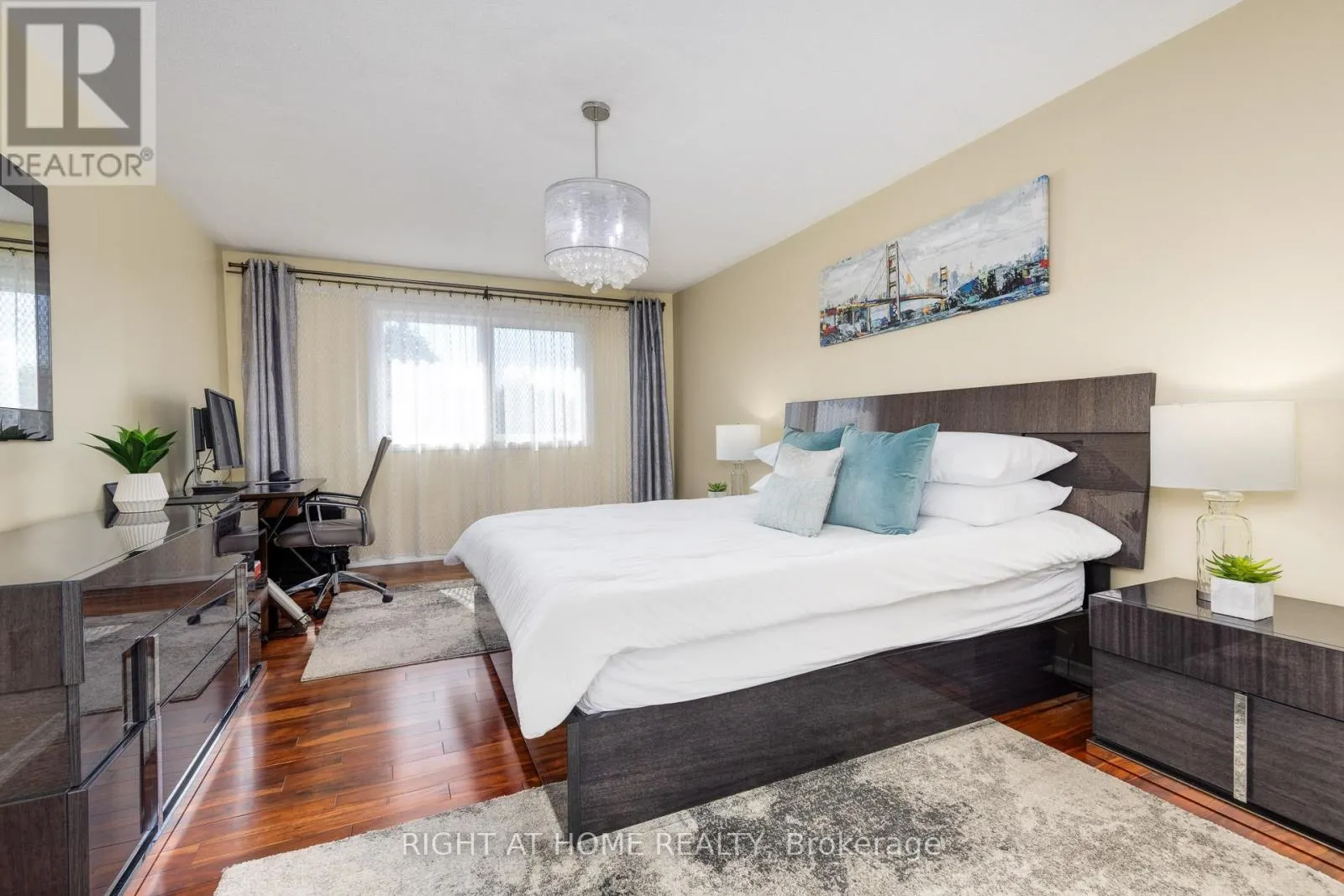 223 RIVER OAKS BOULEVARD W