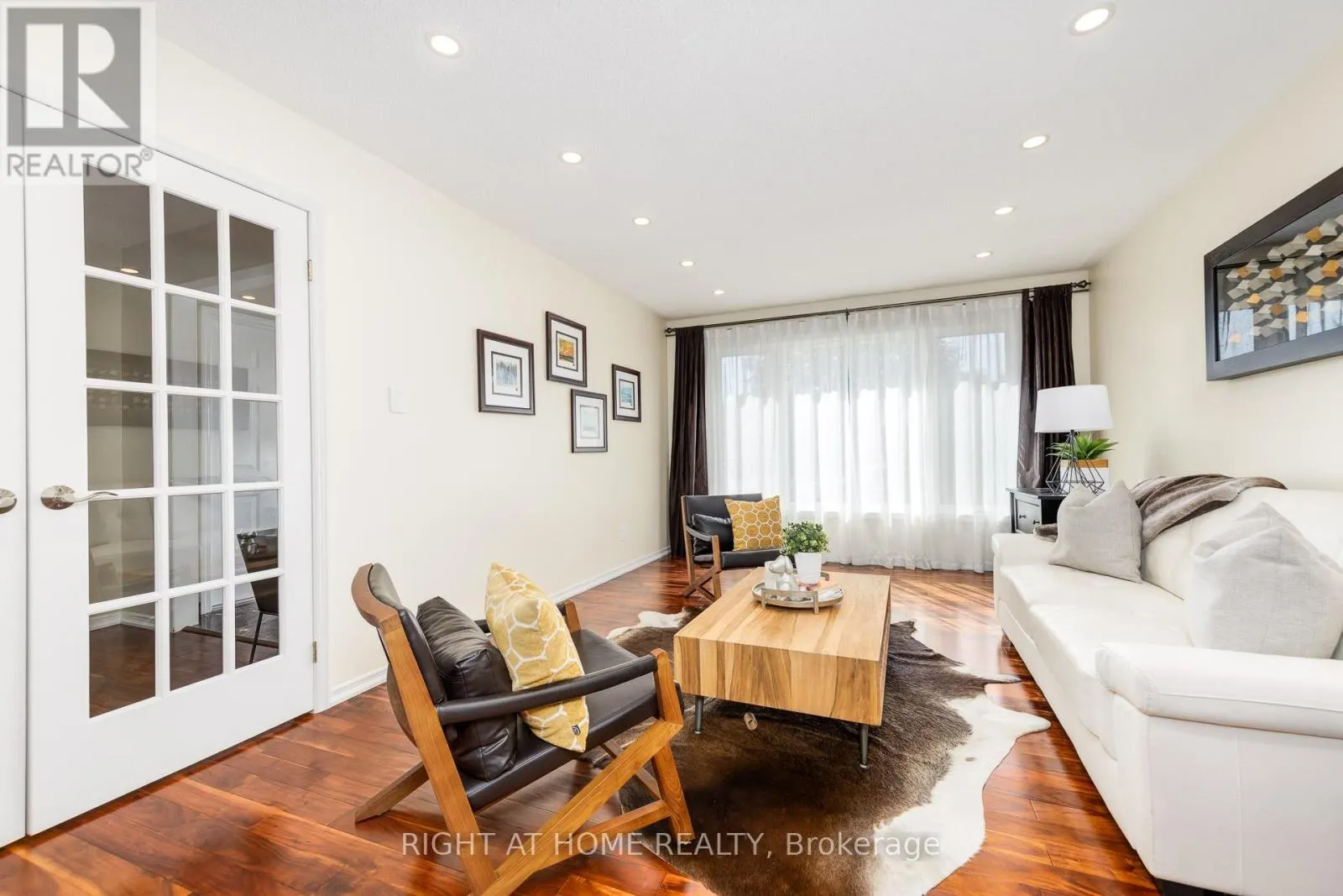 223 RIVER OAKS BOULEVARD W