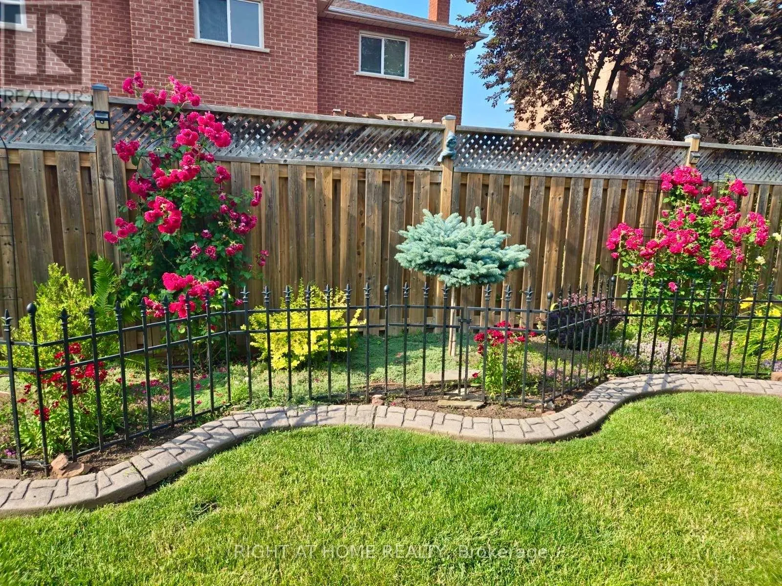 223 RIVER OAKS BOULEVARD W