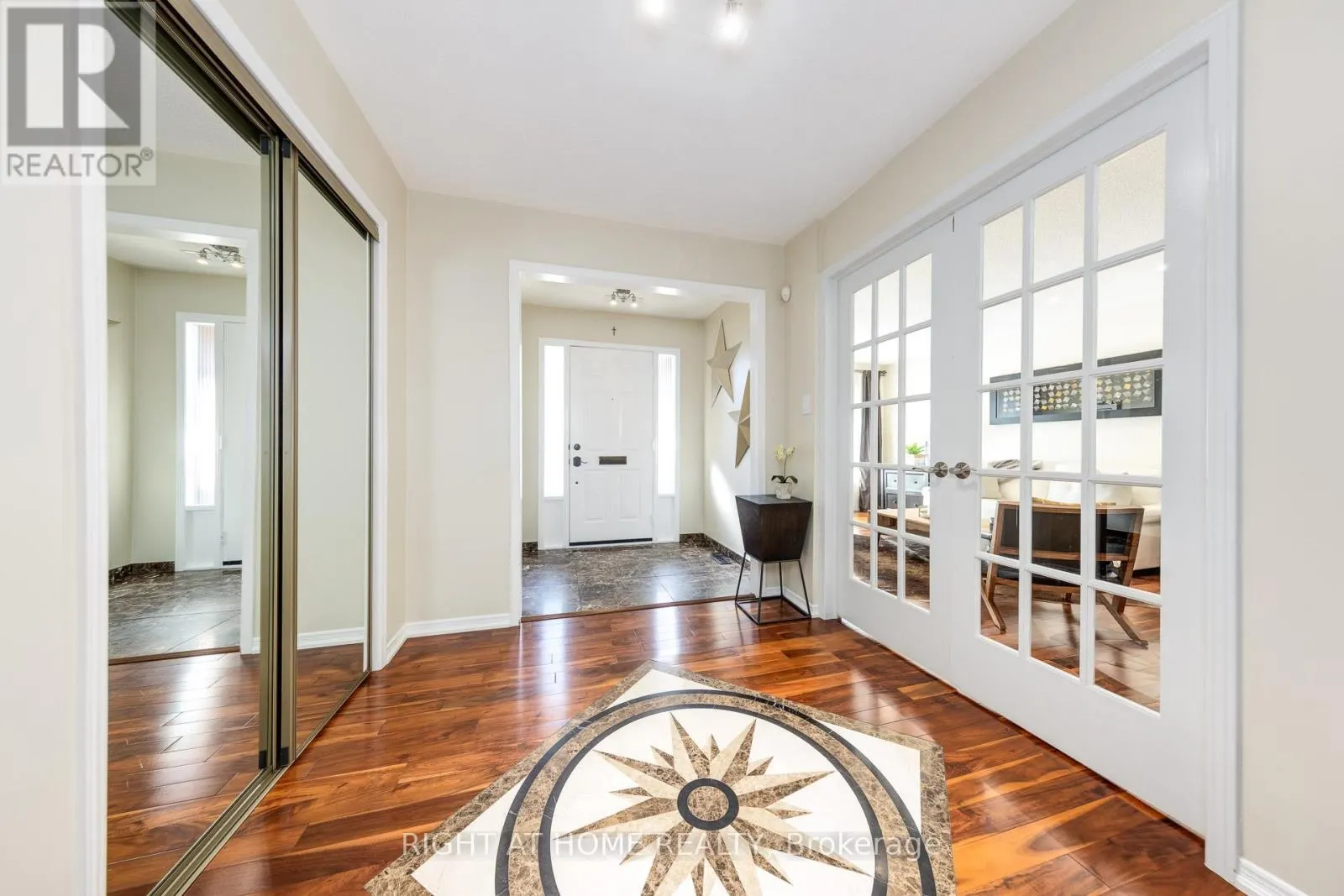 223 RIVER OAKS BOULEVARD W