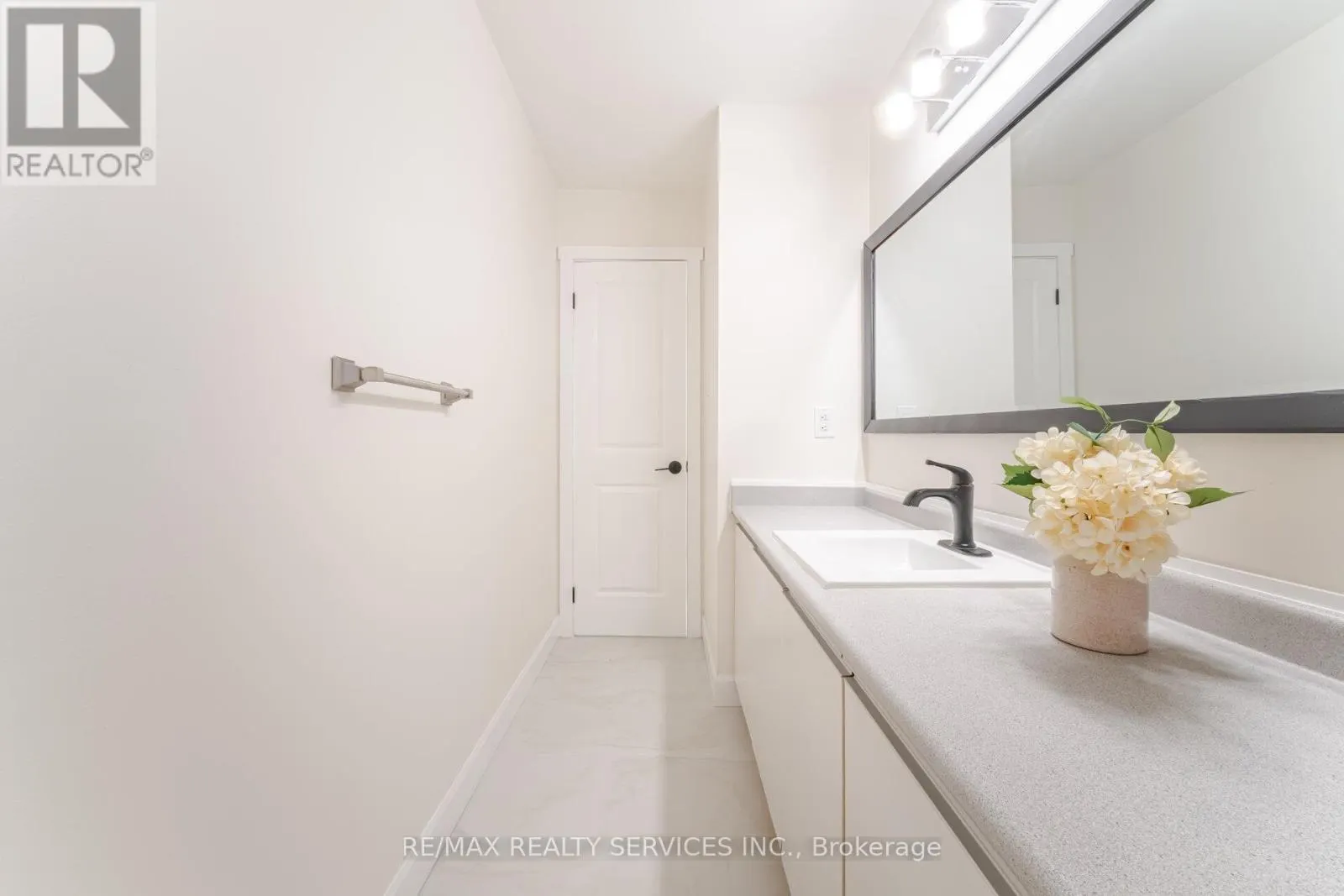 96 TOBA CRESCENT