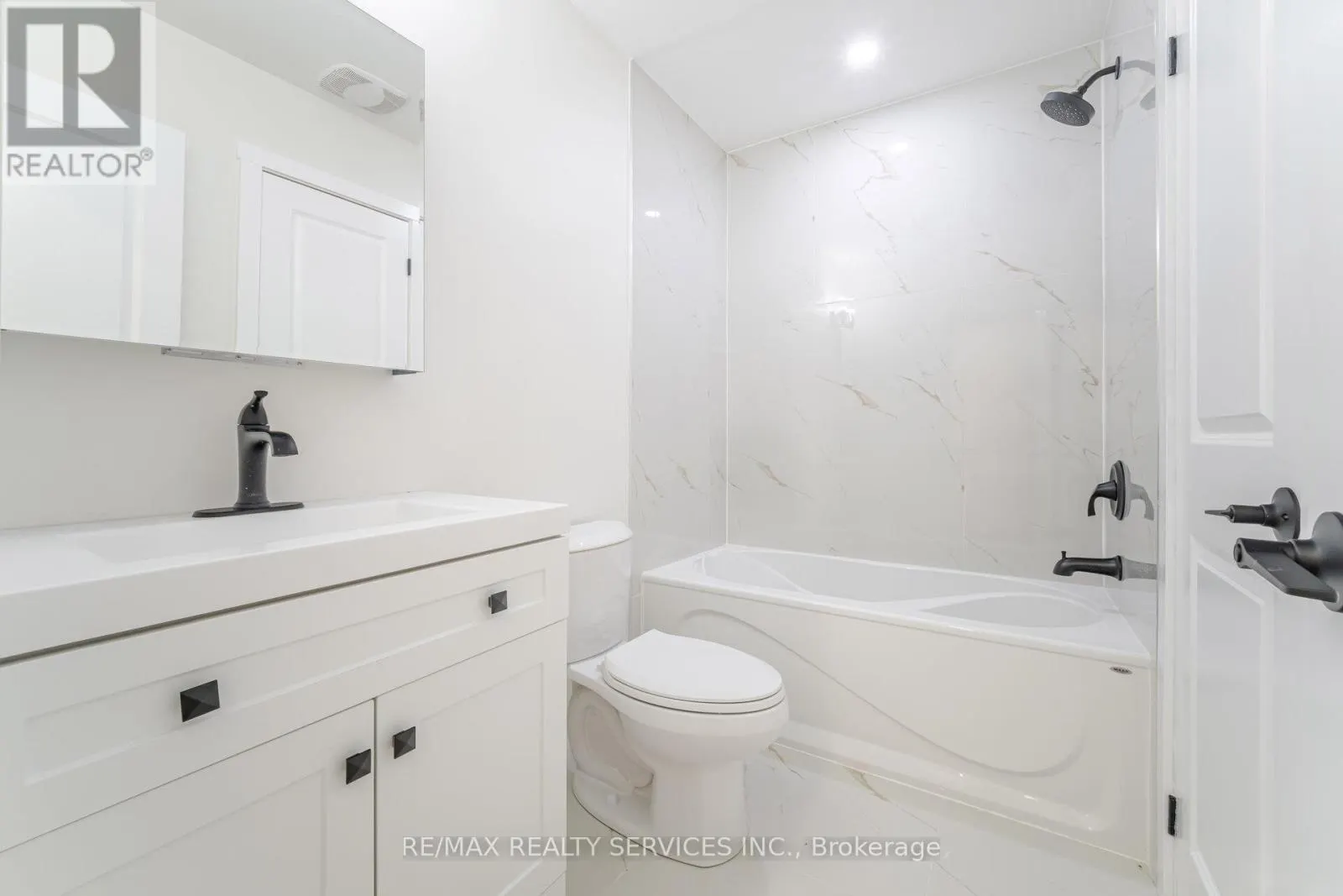 96 TOBA CRESCENT