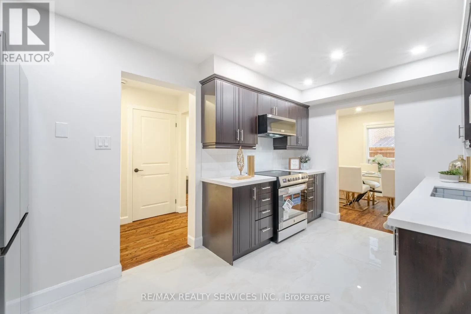 96 TOBA CRESCENT