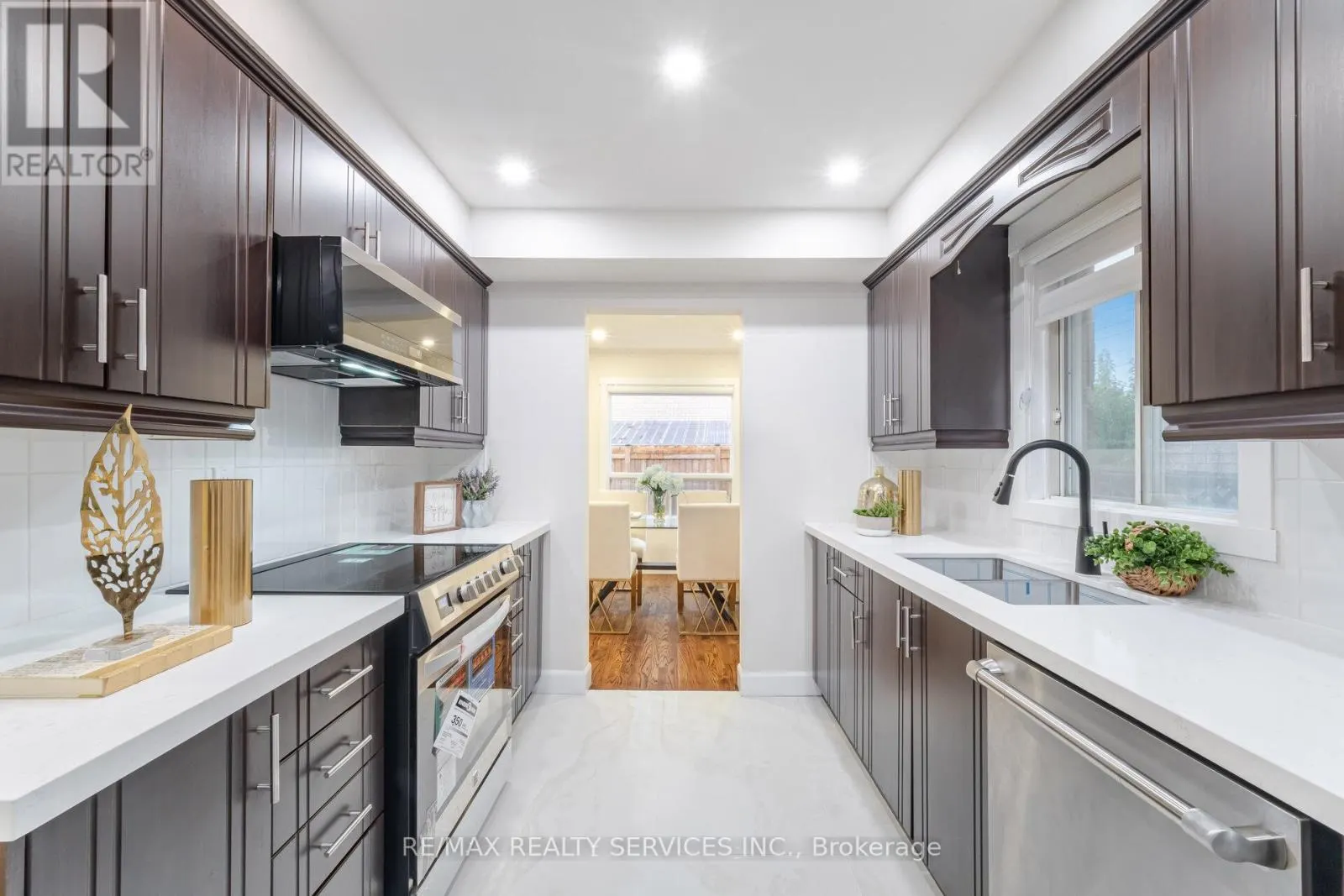 96 TOBA CRESCENT