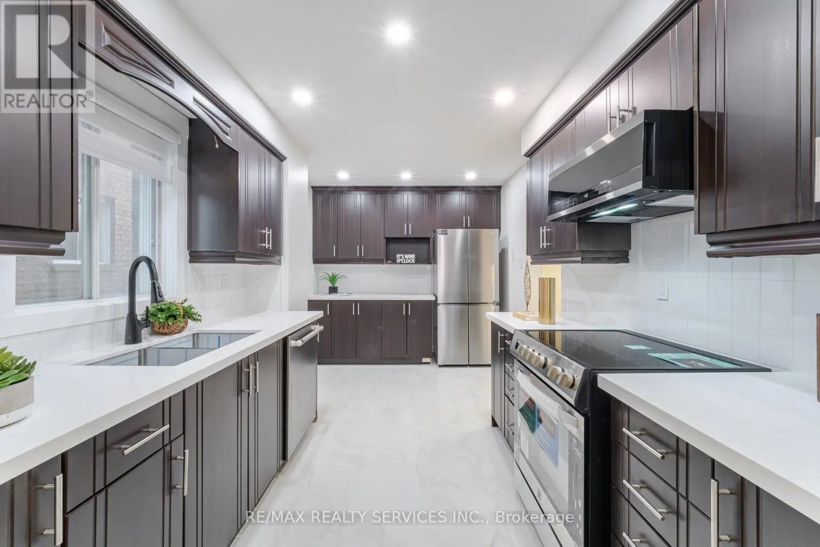 96 TOBA CRESCENT
