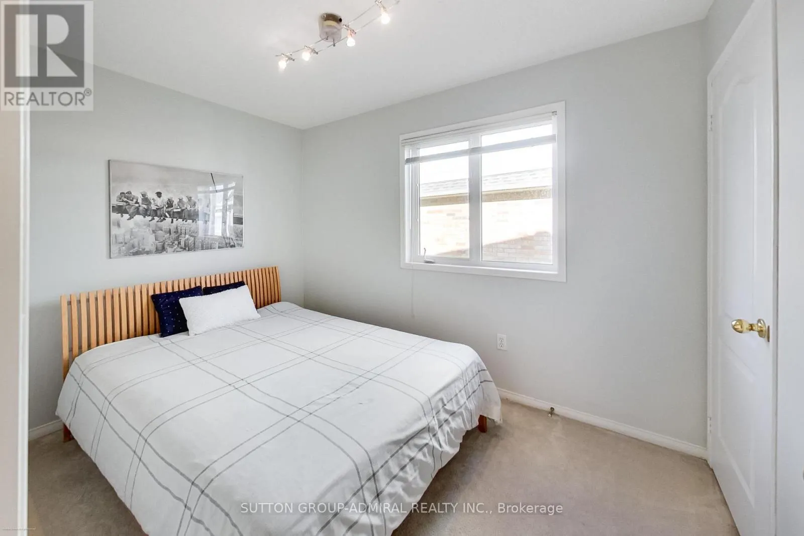 429 STONETREE COURT