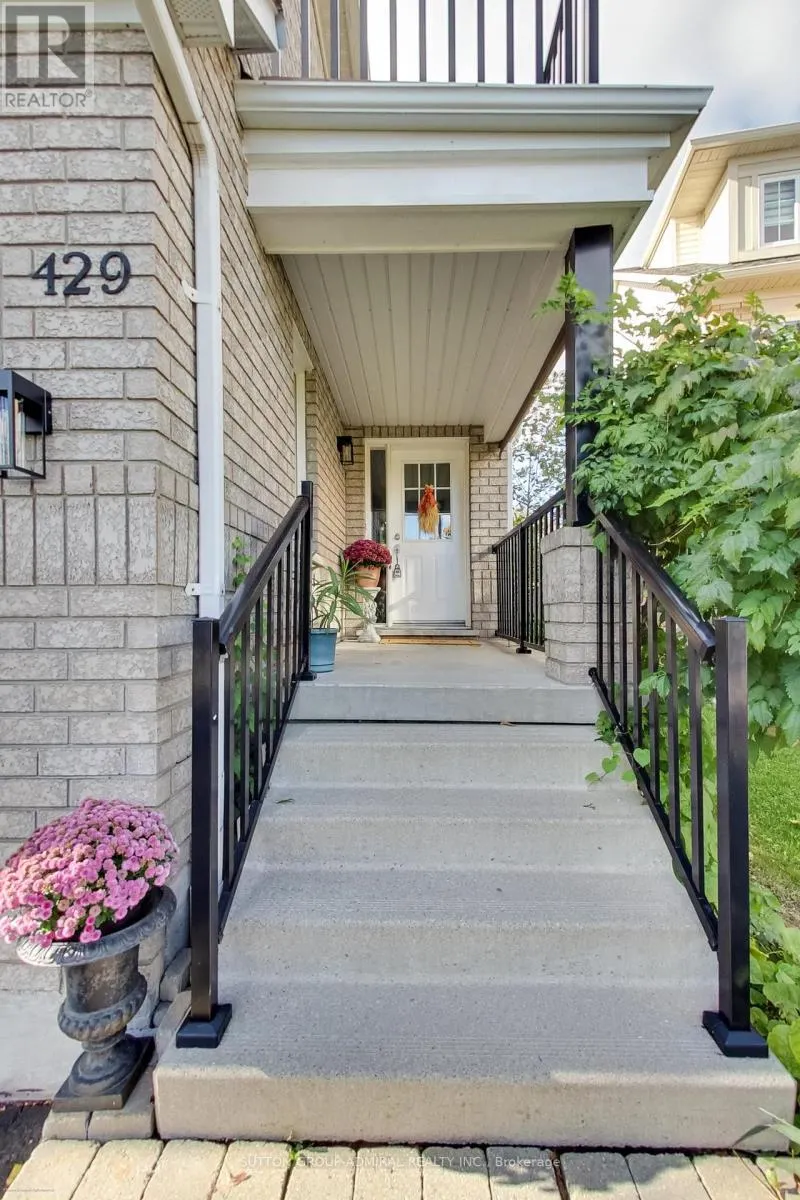 429 STONETREE COURT