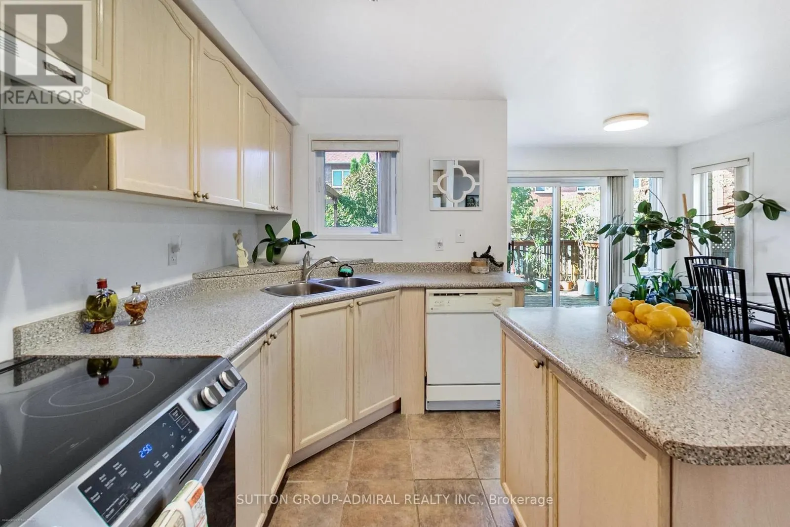 429 STONETREE COURT