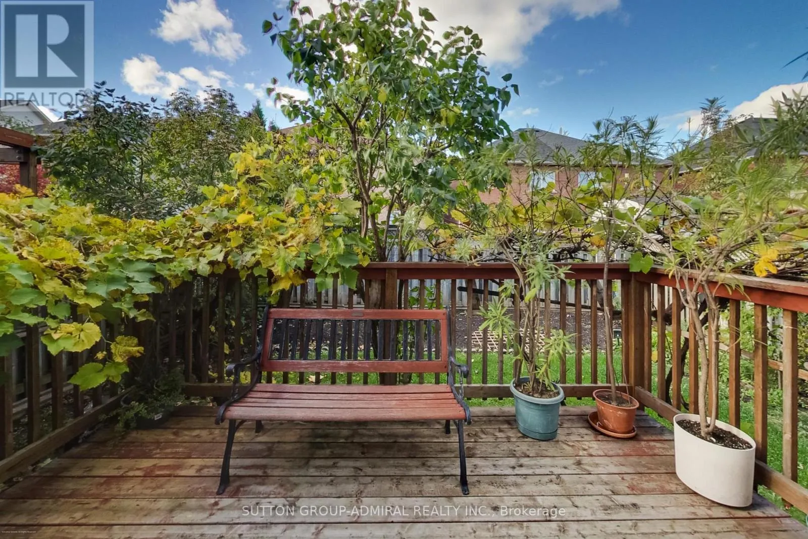 429 STONETREE COURT