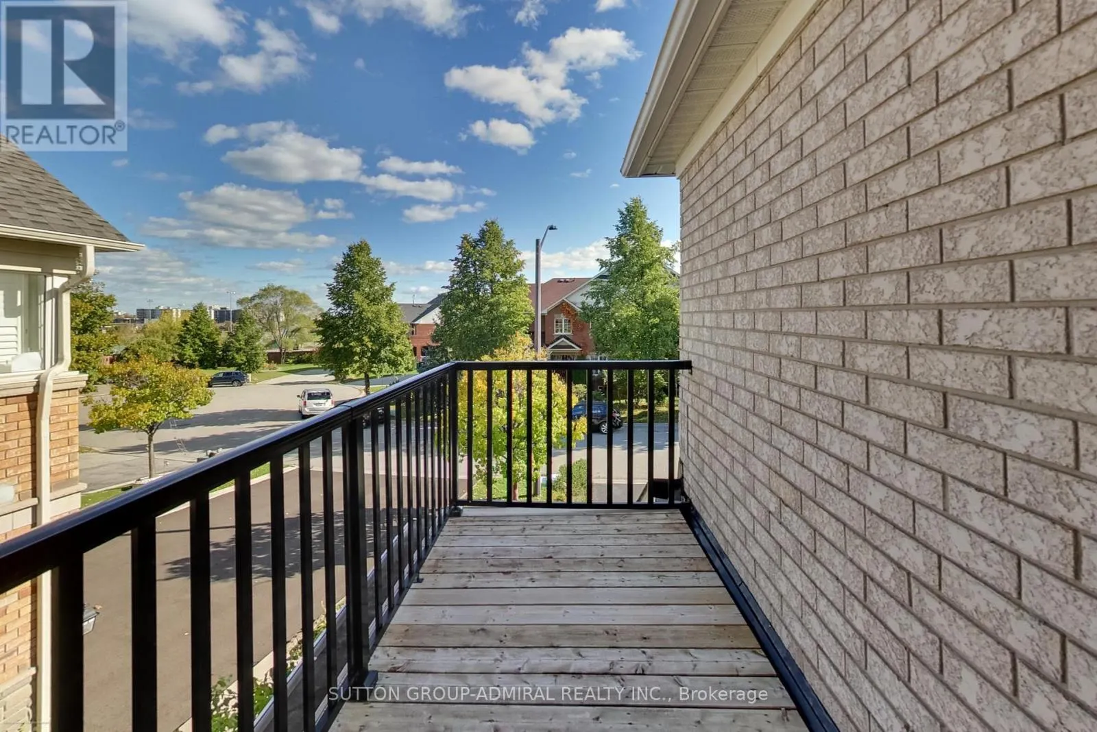 429 STONETREE COURT