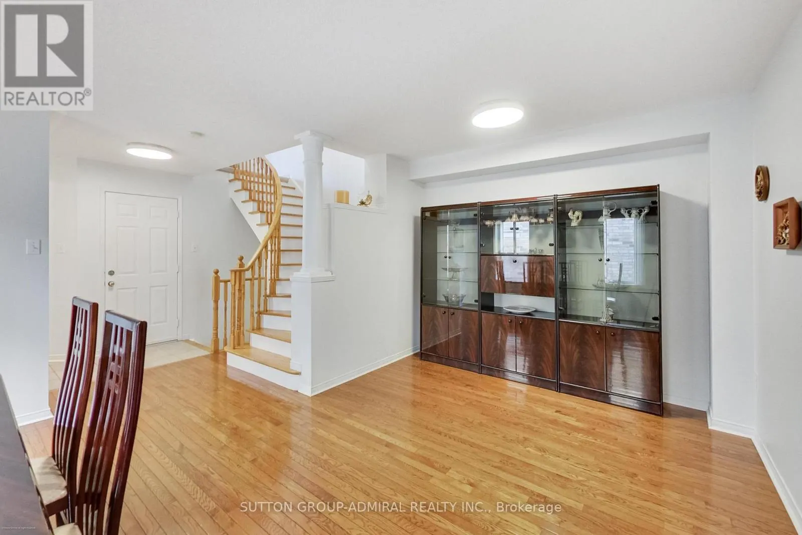 429 STONETREE COURT