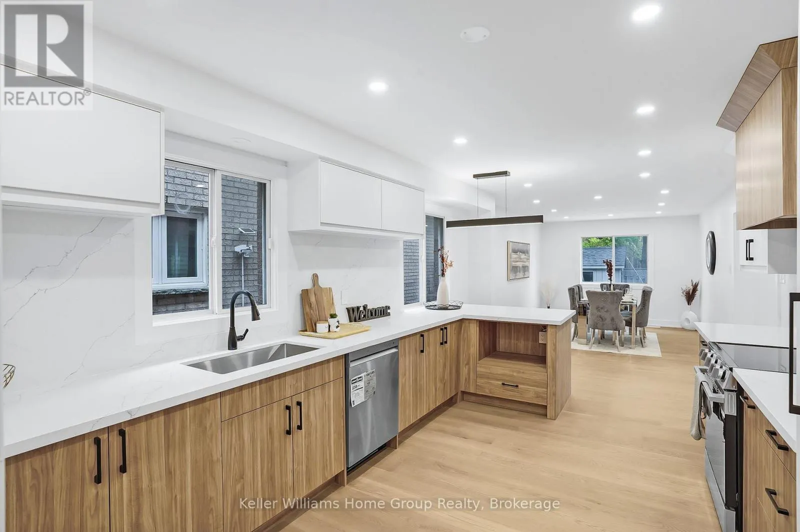 1105 EWING CRESCENT