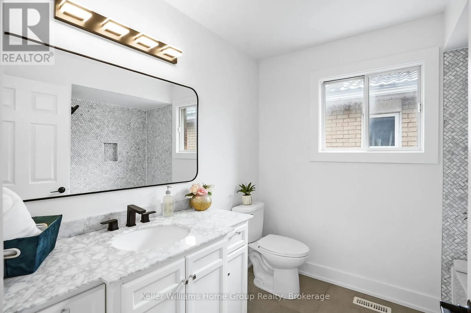 1105 EWING CRESCENT