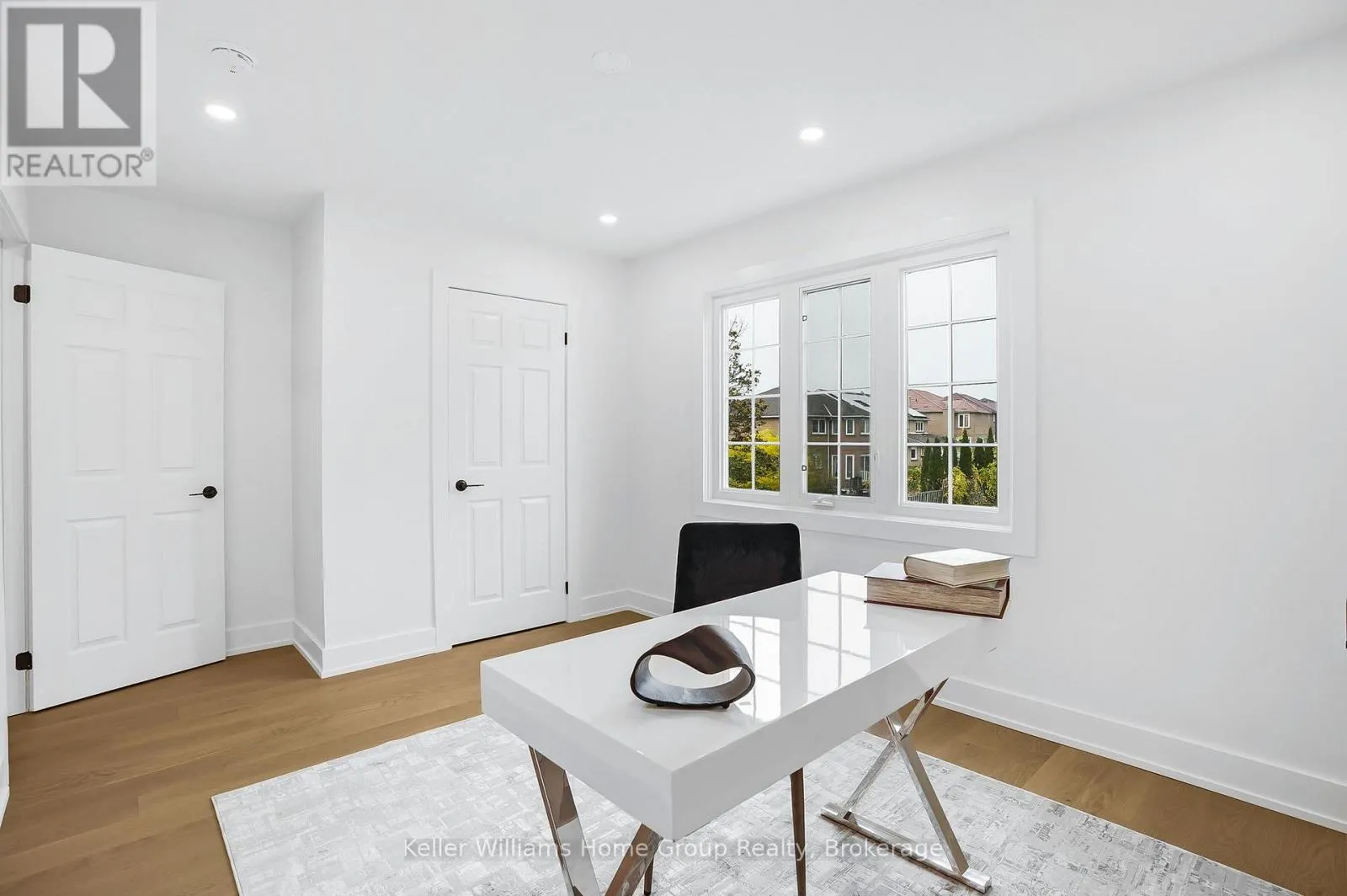 1105 EWING CRESCENT