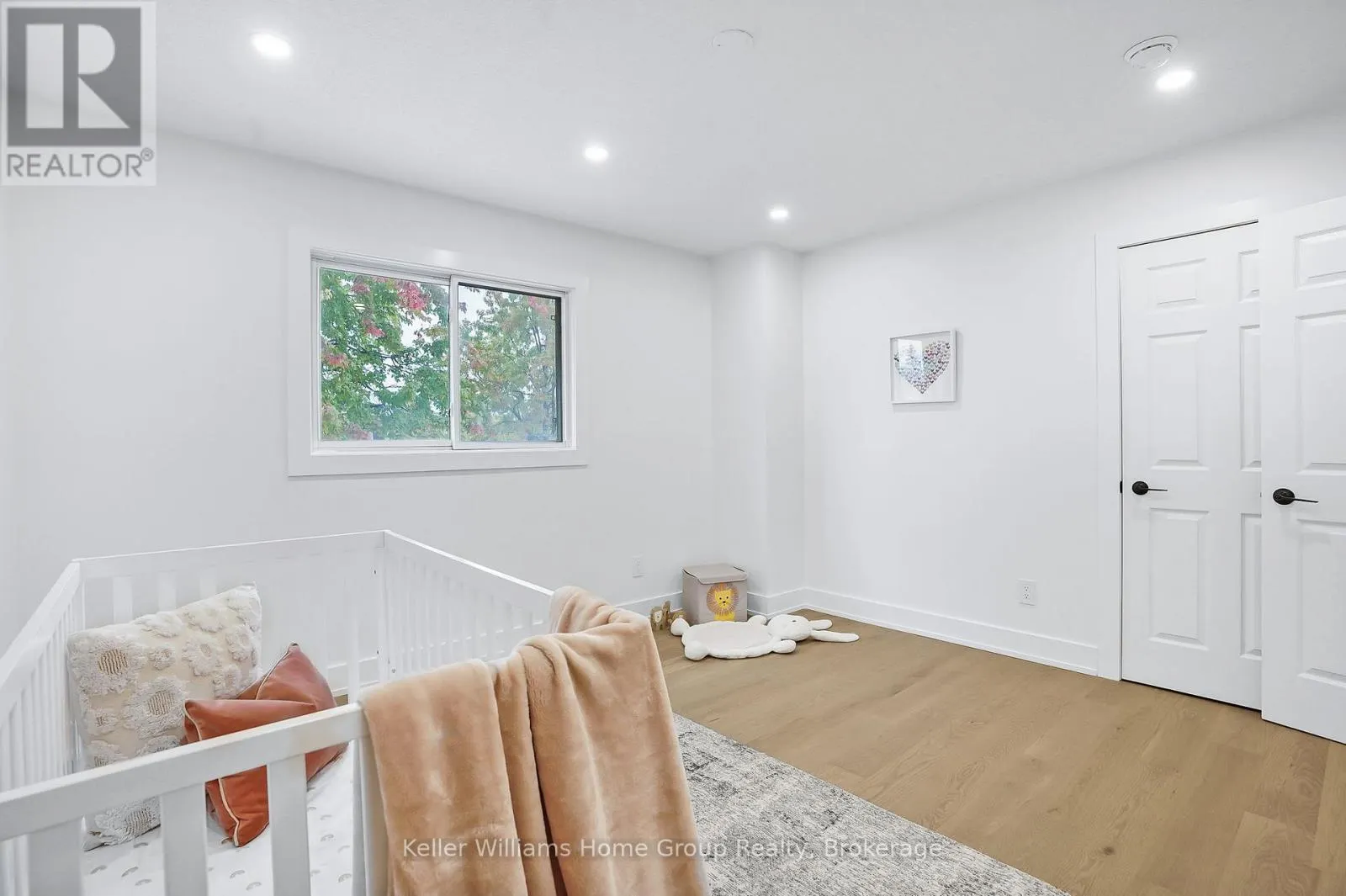 1105 EWING CRESCENT
