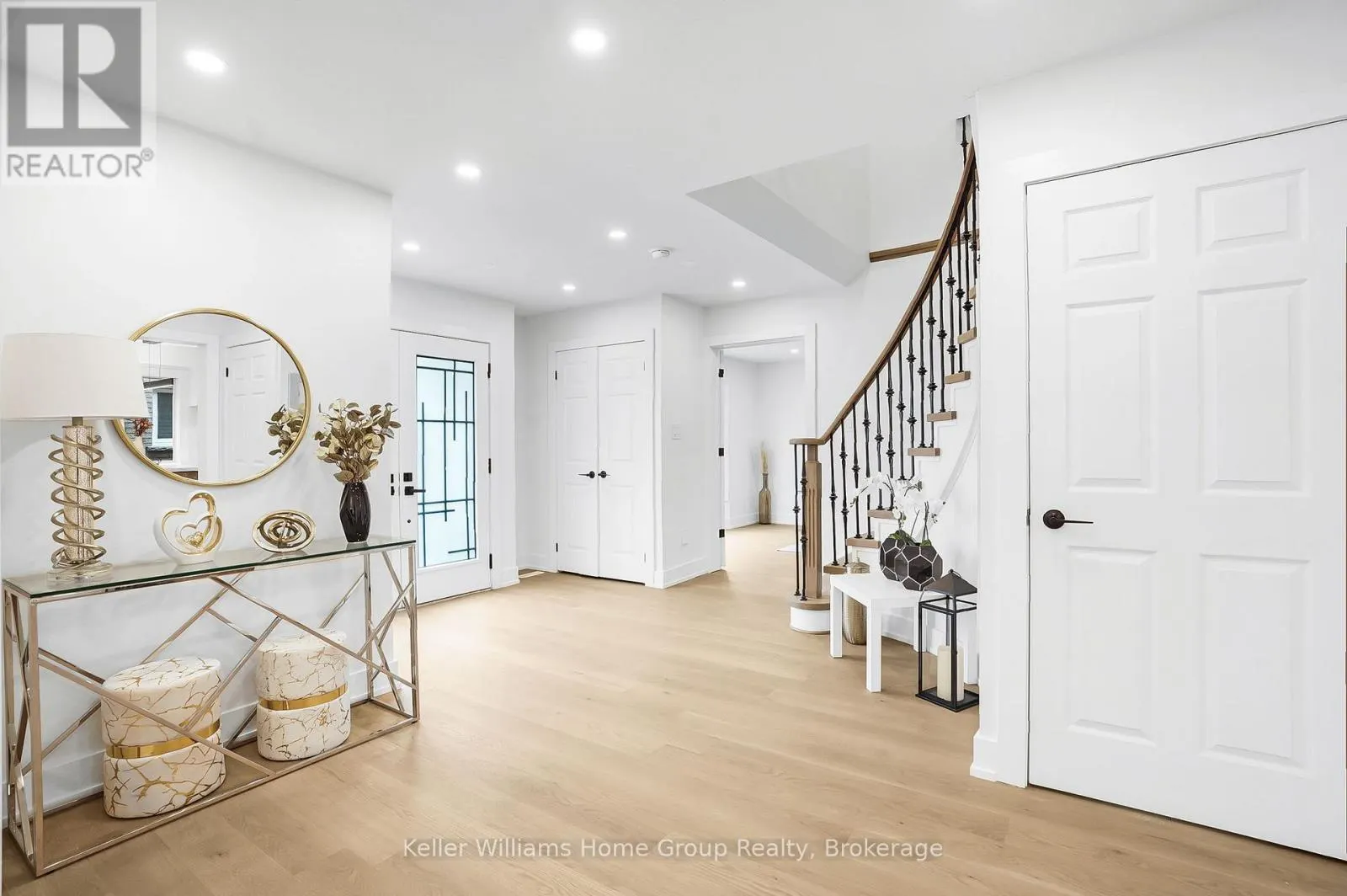 1105 EWING CRESCENT