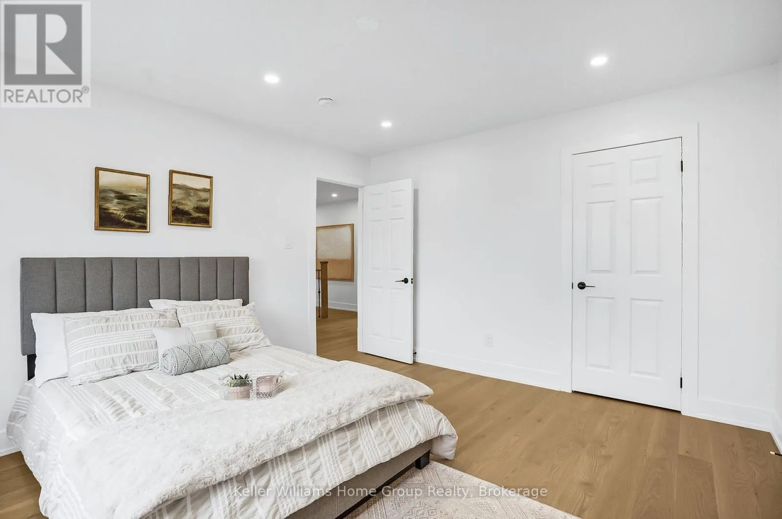 1105 EWING CRESCENT