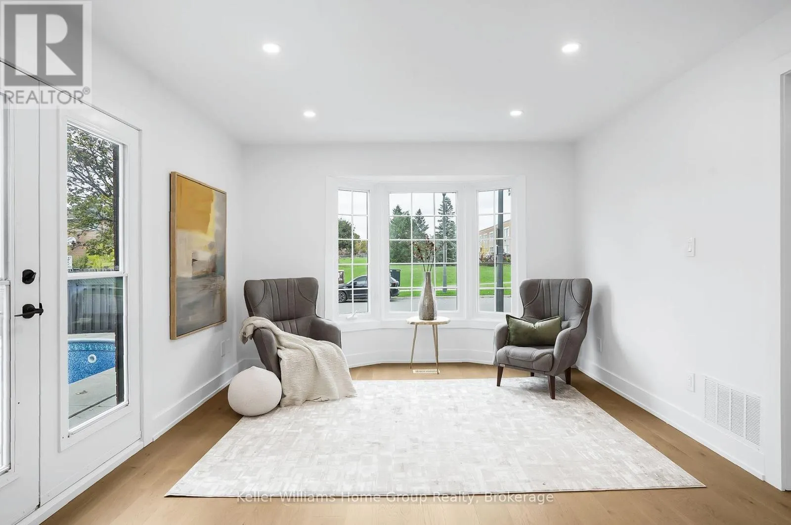 1105 EWING CRESCENT