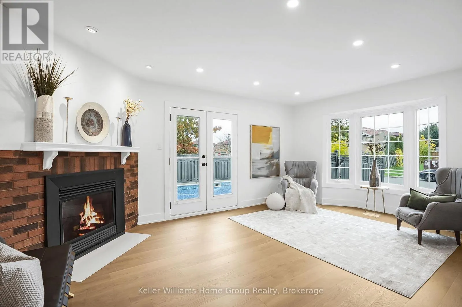 1105 EWING CRESCENT