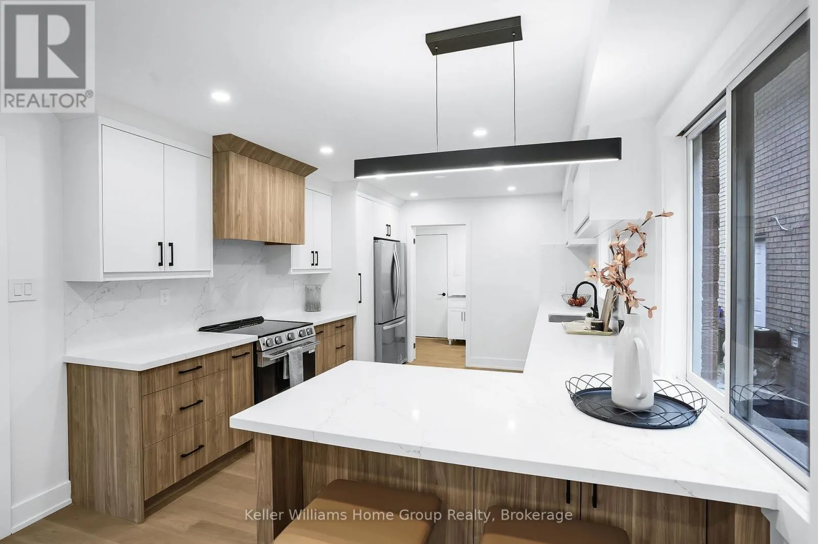 1105 EWING CRESCENT