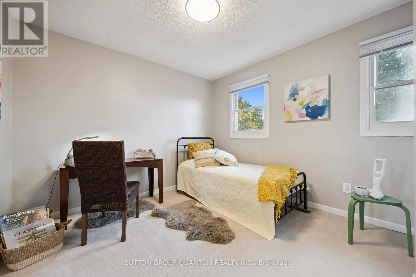 467 PETAWAWA CRESCENT
